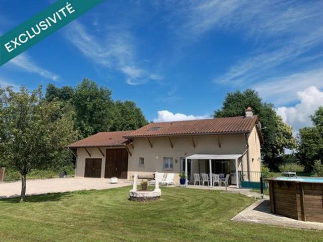 Jolie maison avec grand garage au calme