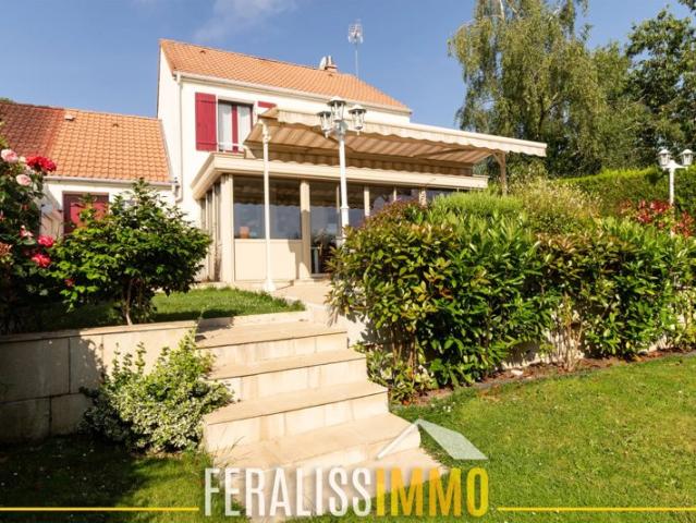 Jolie maison de 4 chambres dans quartier privilégié !