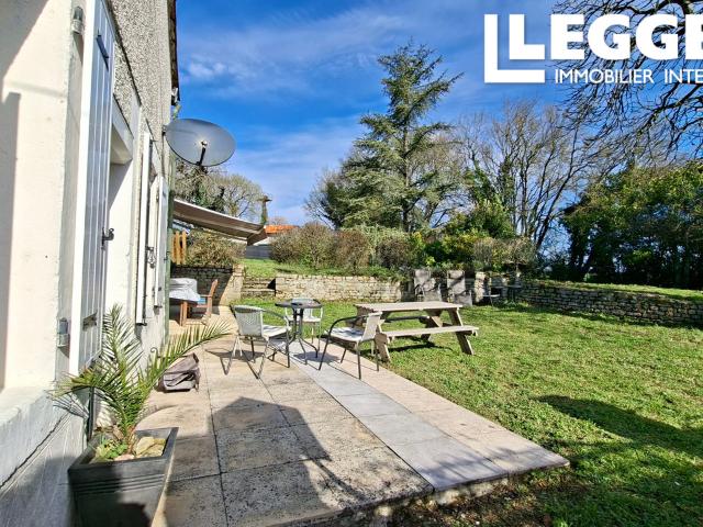Jolie maison de caractère avec 4 chambres et terrain clos
