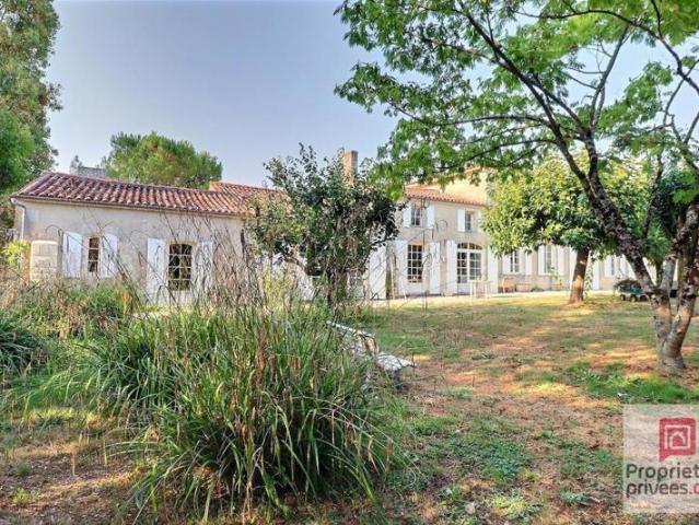Jolie maison de maitre 19 pièces 433 m2 habitables 1 gîte nombreuses possibilités