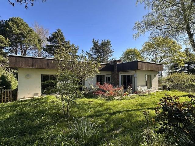 Jolie maison de plain pied dans un ecrin de verdure