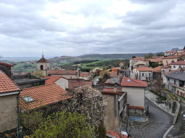jolie maison de village, 4 pièces à gergovie