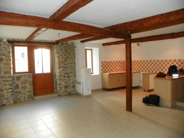 Jolie maison de village avec cour