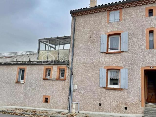 Une vue rare, un emplacement recherché, une maison de caractère au cœur de Roiffieux