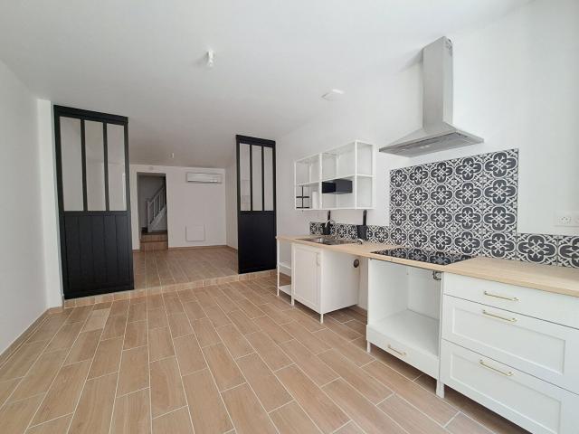 Jolie Maison de village T3 au coeur de Penne d'Agenais