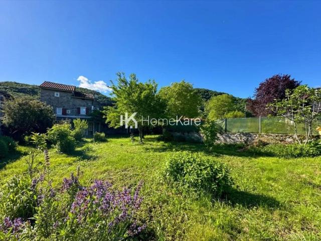 JOLIE MAISON DE VILLAGE AU CALME