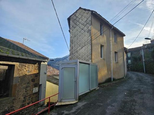 Jolie maison de village avec véranda