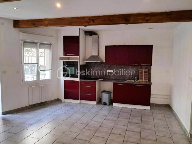 Jolie maison de village de 119m² sans aucun travaux située à proximité des commerces avec autorisation de louer Toiture révisée