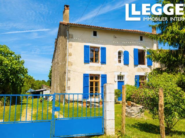 Jolie maison de village de 3 chambres à proximité de Civray