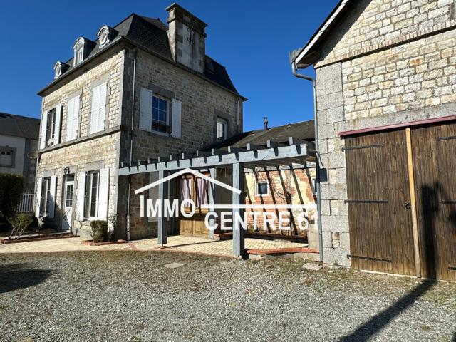 Jolie maison de ville 4 chambres avec 3 garages