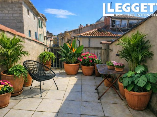 Jolie maison de ville de caractère Terrasse Local commercial Pézenas centre historique