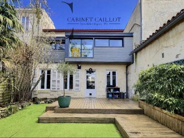 JOLIE MAISON DE VILLE Saintes Rive Gauche réf. 11537 151m² Saintes