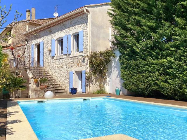 Jolie maison en pierre avec de superbes vues 130m² Alès
