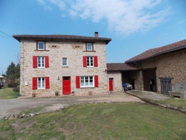 Jolie maison en pierre de 3 chambres avec grange attenante et jardin dans un hameau rural