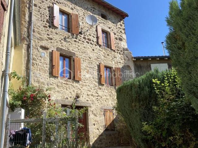 Jolie Maison en pierre jointée