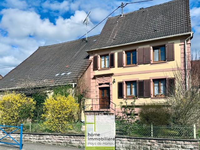 Jolie maison en pierre située dans un charmant et reposant village d'Alsace
