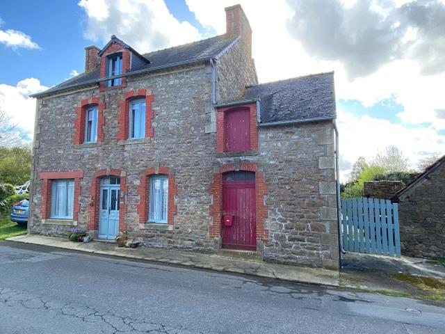 JOLIE MAISON EN PIERRES, AU CALME, PLEDELIAC !