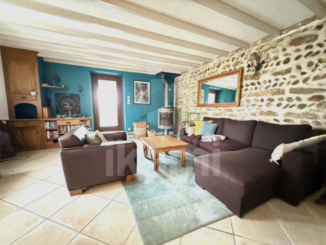 Jolie maison en pierres avec dépendances à Saint Bonnet de C. 107m² Saint Bonnet de Chavagne