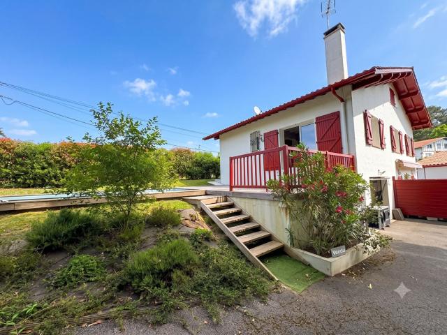 Jolie maison familiale avec appartement indépendant Bassus. 142m² Bassussarry