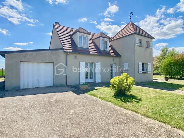 Magnifique maison familiale de 180 m² au calme avec grand jardin de 1000 m² au coeur de la Beauce