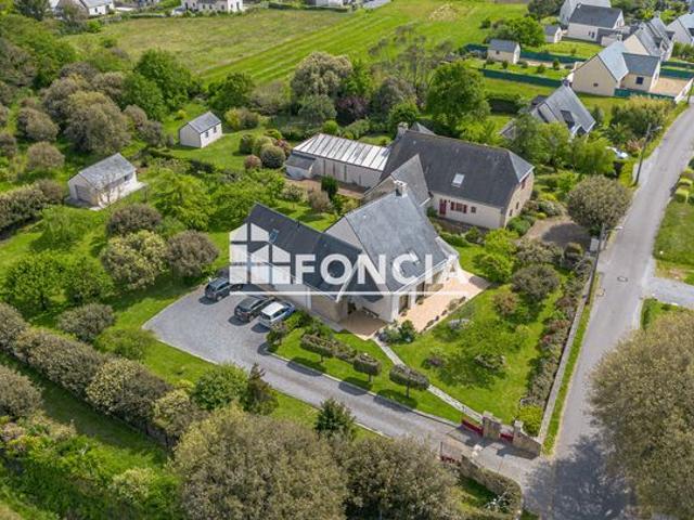 Jolie maison familiale proche des remparts de Guérande très beau jardin paysagé