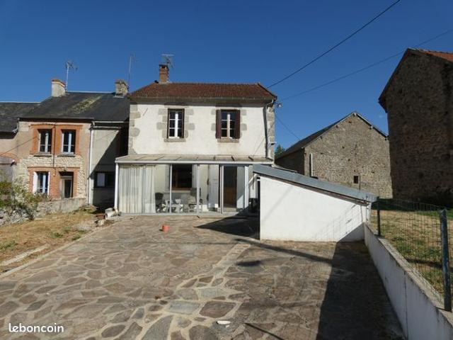 Jolie maison habitable de suite, cottage attenant, grange, dépendances et jardin