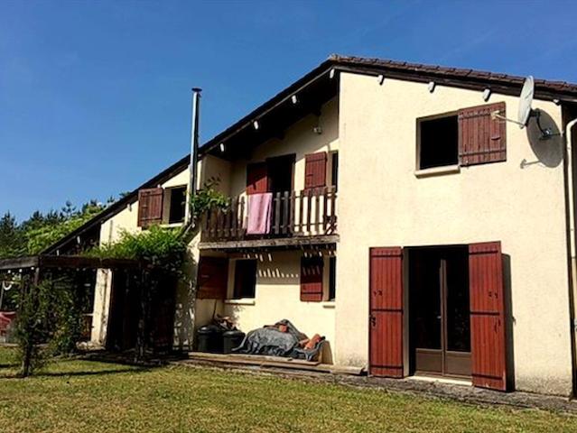 Jolie maison individuelle avec jardin 3200m2