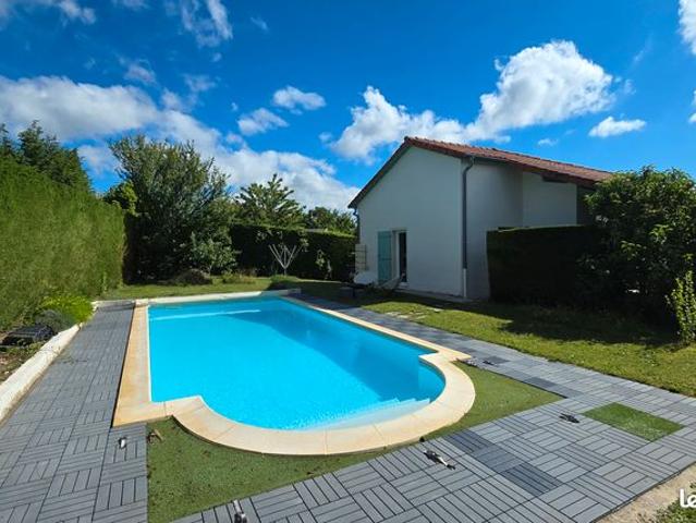 Jolie Maison individuelle 114 m² 4 chambres avec jardin, piscine, terrasse et garage