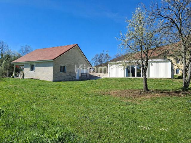 Jolie maison neuve et maison modulaire