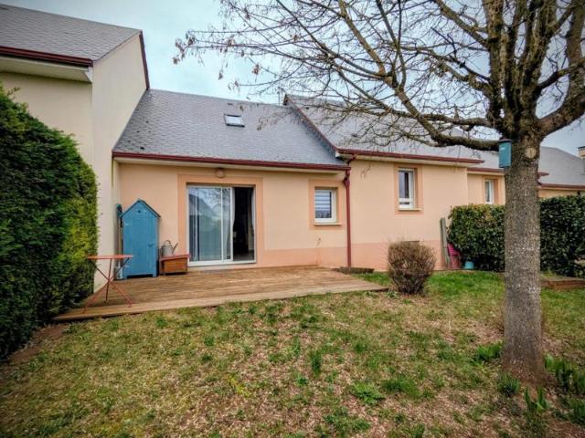 Jolie maison sur demi niveau au calme au coeur de Sébazac