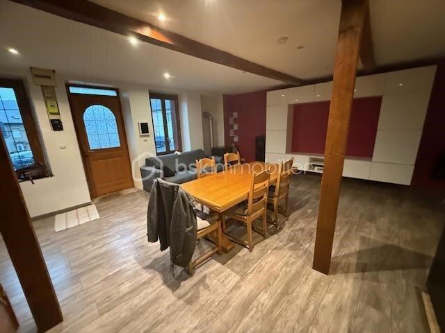 Jolie maison sur les hauteurs de Bogny sur meuse