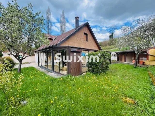 Jolie maison sur terrain dans un bourg prisé