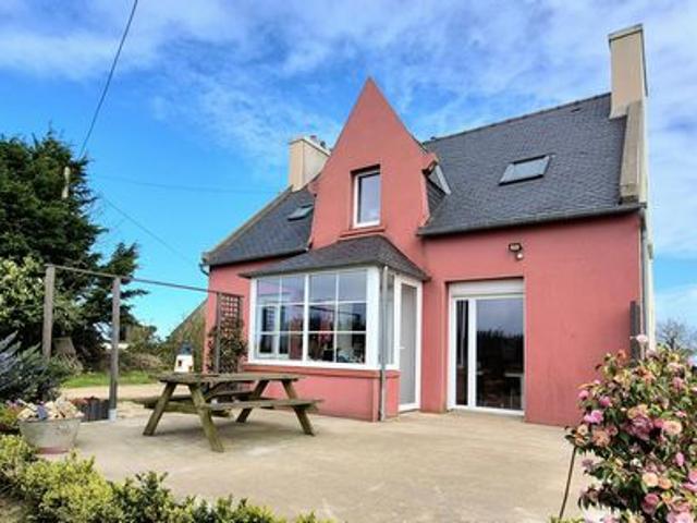 Jolie maison rénovée avec Hangar