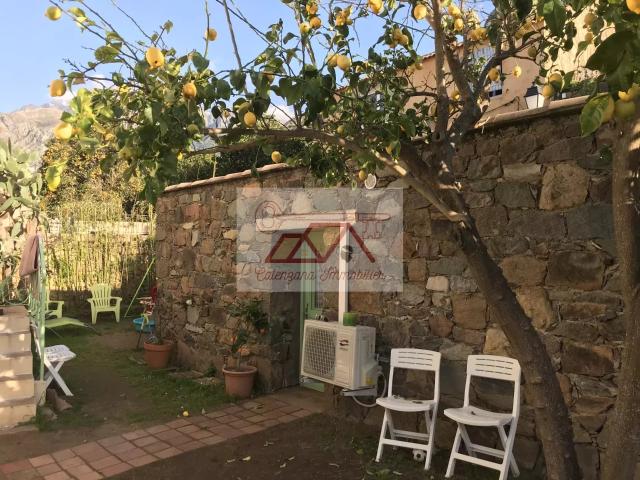 JOLIE MAISONNETTE TYPE BERGERIE A LOUER A L'ANNEE