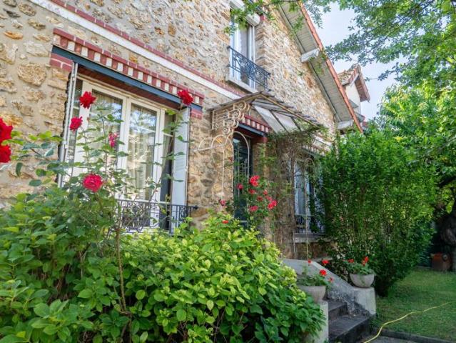 Jolie Meulière, plein centre, de 205 m² habitables