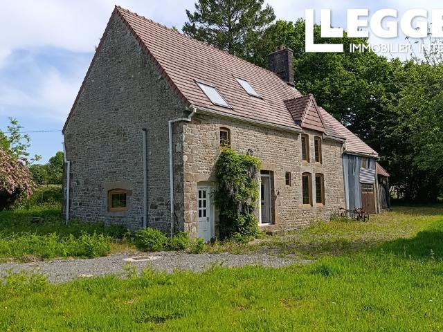 Jolie propriété en pierre de 3 chambres à proximité du village et de ses commodités