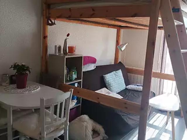 Joué lès Tours 37300 Location appartement 1 pièce t1 au dernier étage parking