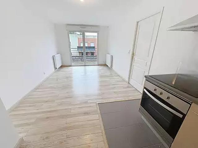 Joué lès Tours 37300 Location appartement 2 pièces t2 au dernier étage balcon