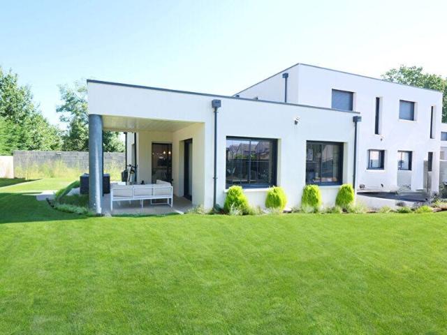 JOUE LES TOURS Magnifique MAISON contemporaine 4 chambres, 1 b