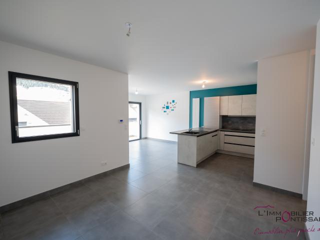JOUGNE LA FERRIERE T2 MEUBLE RECENT GARAGE