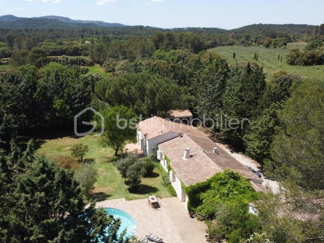 Jouques Vente Propriété/château 13