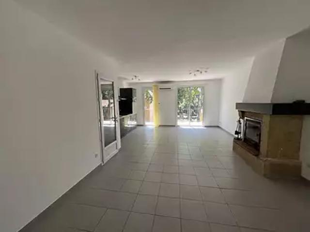 Jouques 13490 Location maison 4 pièces t4