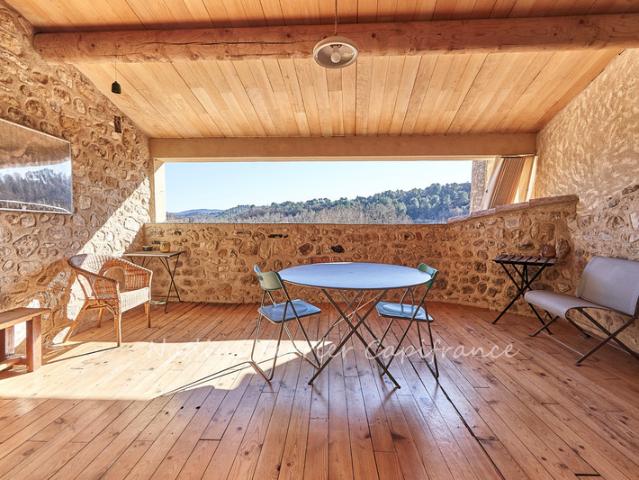 JOUQUES 13 – GRANDE MAISON DE VILLAGE RÉNOVÉE – 215 M² – 4 CHAMBRES – TERRASSE PANORAMIQUE