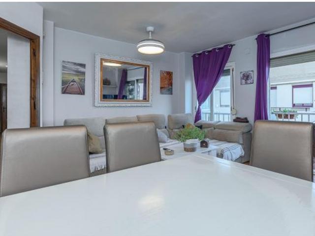 ✨ Joya Inmobiliaria Frente al Mar en la Exclusiva Estepona – Vistas al mar