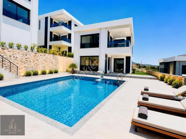 Joymax'tan Saruhan'da Havuzlu Villa