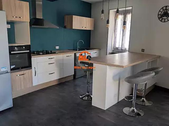 Joze 63350 Location maison 4 pièces t4 terrasse parking