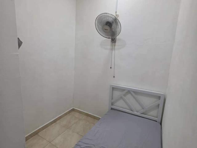 jln BM 1 petaling jaya room available now low deposit