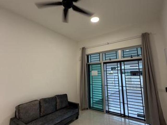 Jln Bayan Bandar Putra 1Storey GG With Sofa Bed Heater Tabletop