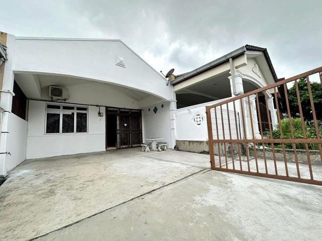 Jln Serangkai TMN BUKIT DAHLIA Fully Furnished Homestay Condition