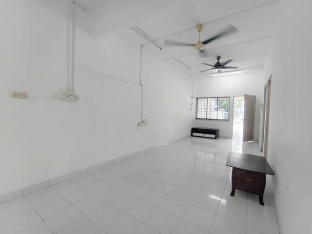 Jln Penyiaran Tmn Universiti Skudai with Aircon Tabletop Heater